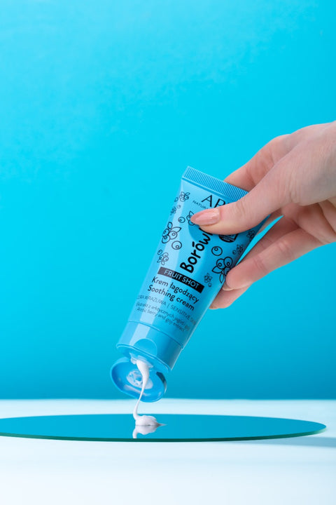 Crema calmanta de zi si noapte Fruit Shot cu extract de coacaze, 50 ml